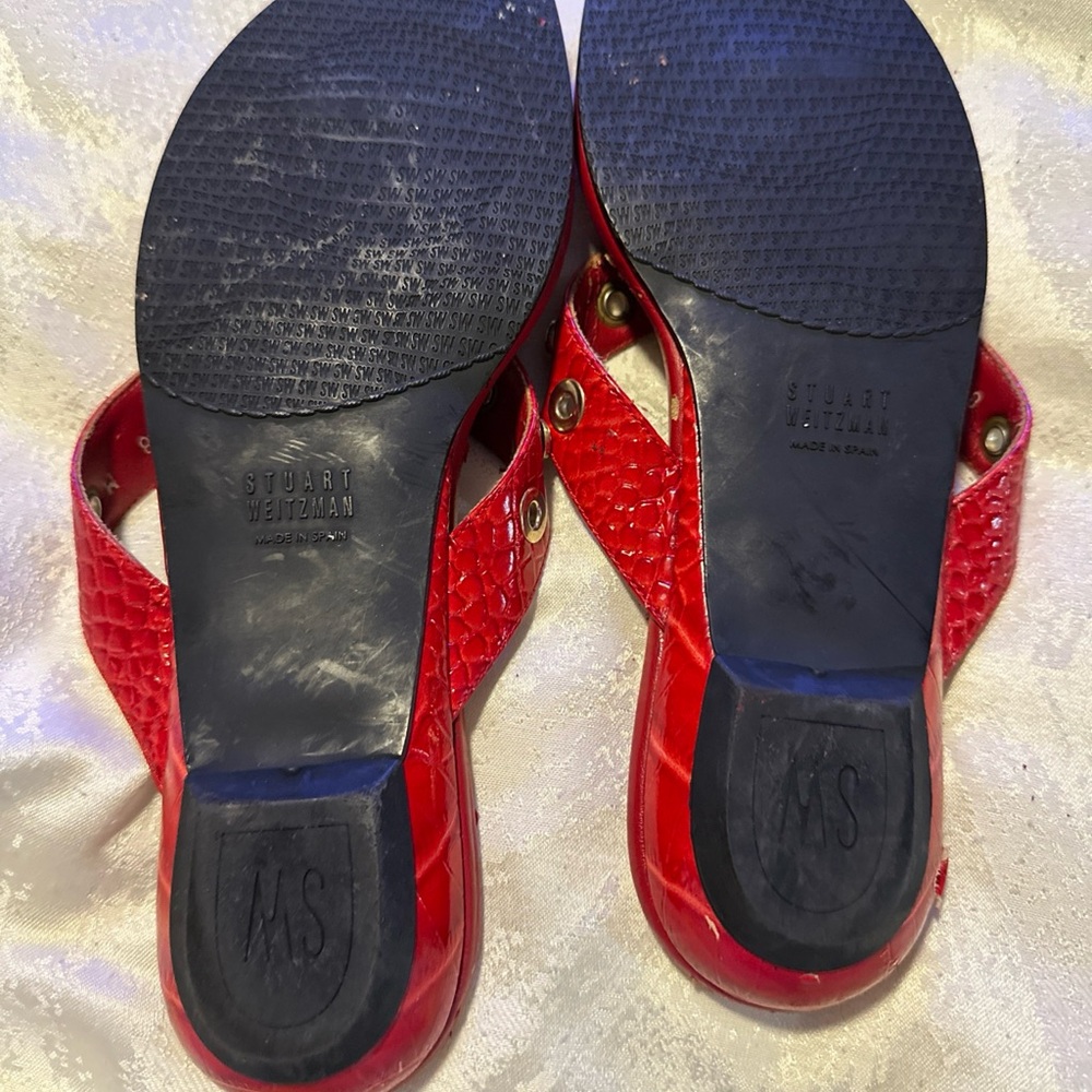 stuart weitzman 8 red thong slip in. preowned - Picture 6 of 7